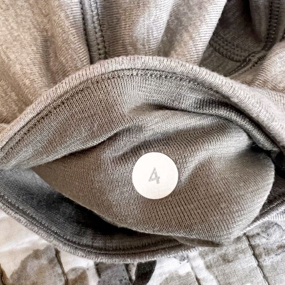 Lululemon Wunder Under Crop in 
Heathered Fossil (Gray) 21” W6421S • 4 - Picture 7 of 7